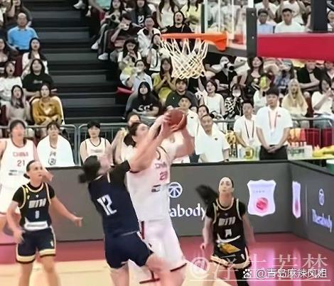 张子宇成年队首战砍下18分 中国女篮大胜波黑