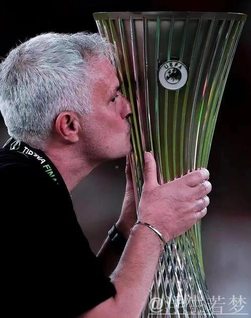 欧联杯惨遭逆转！穆里尼奥不败纪录终结，濒临淘汰，两旧主亦失利